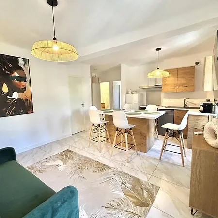 2 Pieces Proche Centre-ville & Plage, Climatise, Parking Inclus - Fr-1-61-645 Apartment