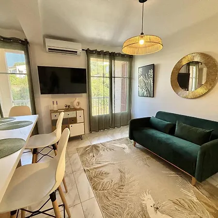 Apartment 2 Pieces Proche Centre-ville & Plage, Climatise, Parking Inclus - Fr-1-61-645 *