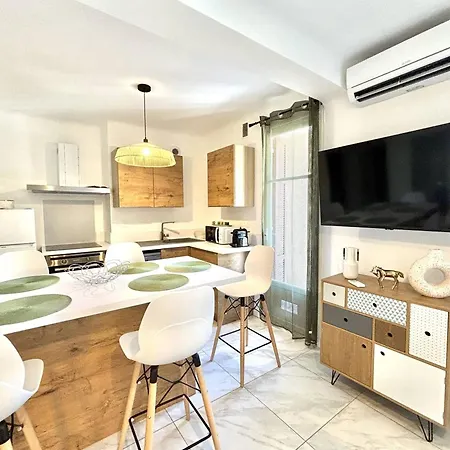 2 Pieces Proche Centre-ville & Plage, Climatise, Parking Inclus - Fr-1-61-645 Apartment *